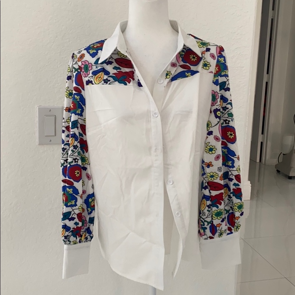 New! Flowered top long sleeve!!